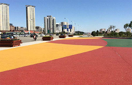 彩色防滑(耐磨)路面能否使用環氧樹脂涂料？有什么特點？
